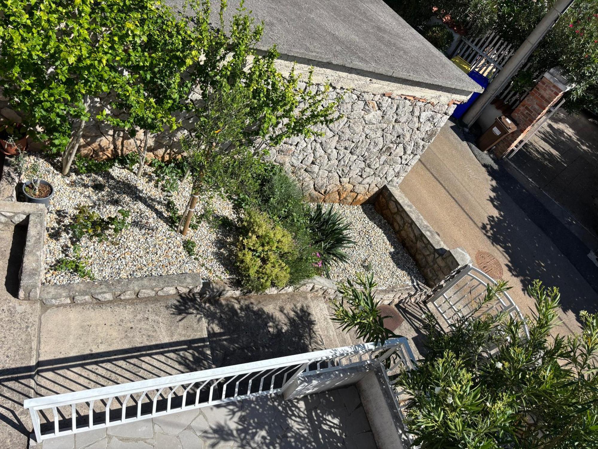 Apartment Jasna B Omisalj Exterior photo